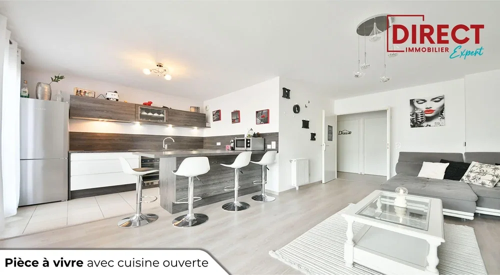 Salon; électroménager, lumière naturelle, style moderne, parquet