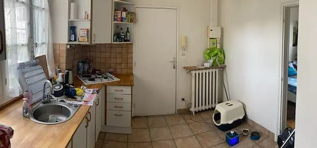 Kuhinja; kuhinjski aparati, pločice, prirodno svjetlo