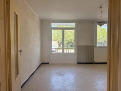 Sonstiges; tageslicht, renovierungsbedürftig