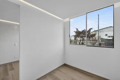 Otro; luz natural, suelo de madera