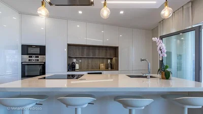 Küche; küchengeräte, tageslicht, moderner stil, renoviert