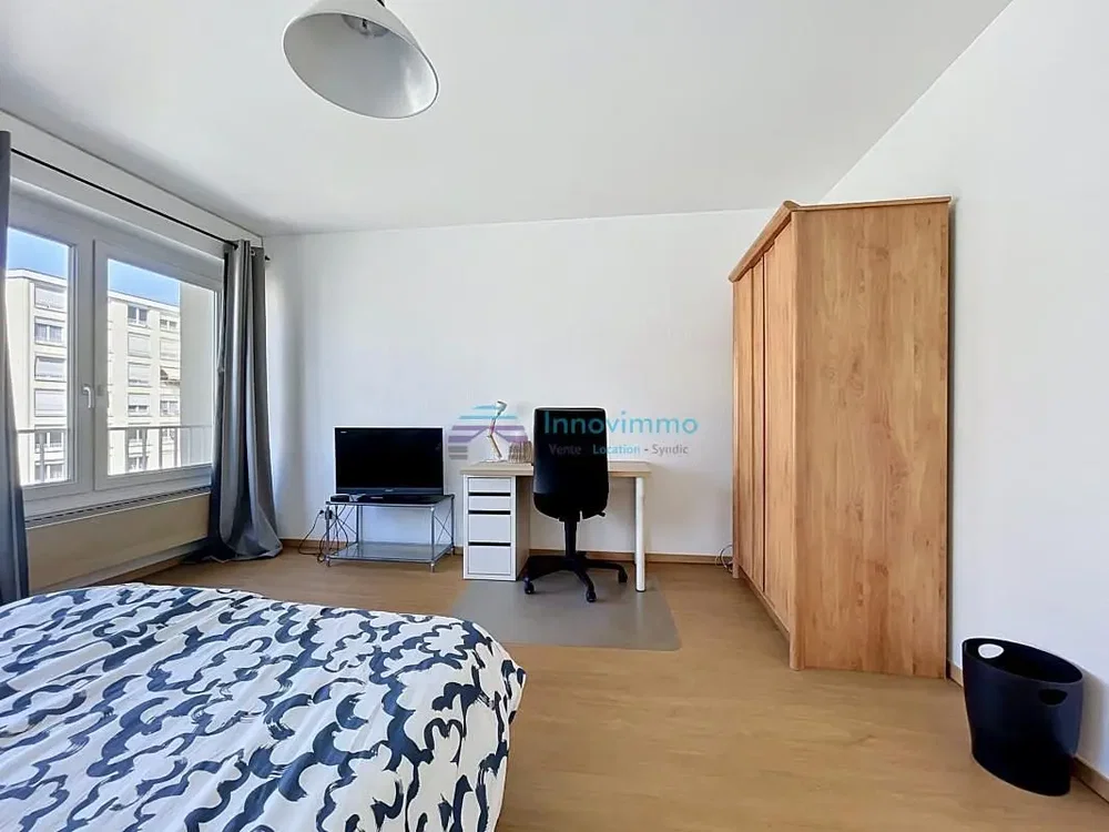Schlafzimmer; tageslicht, holzboden