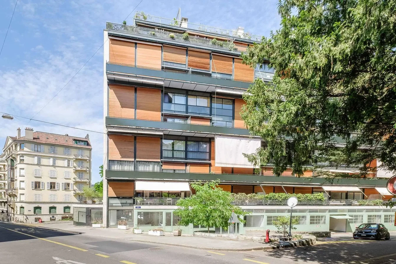 Casa e arredores; vista, luz natural