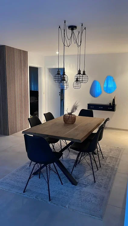 Wohnzimmer; fliesenboden, moderner stil, tageslicht