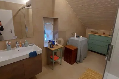 Badezimmer; holzboden, renoviert, tageslicht