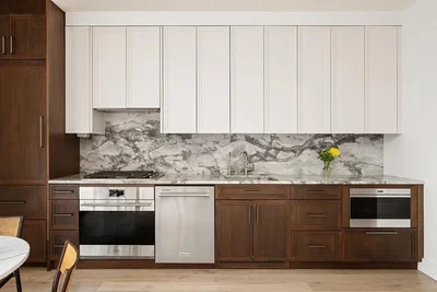 Cuisine; électroménager, parquet, rénové, lumière naturelle