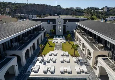 Kuća i okolina; pogled, prirodno svjetlo