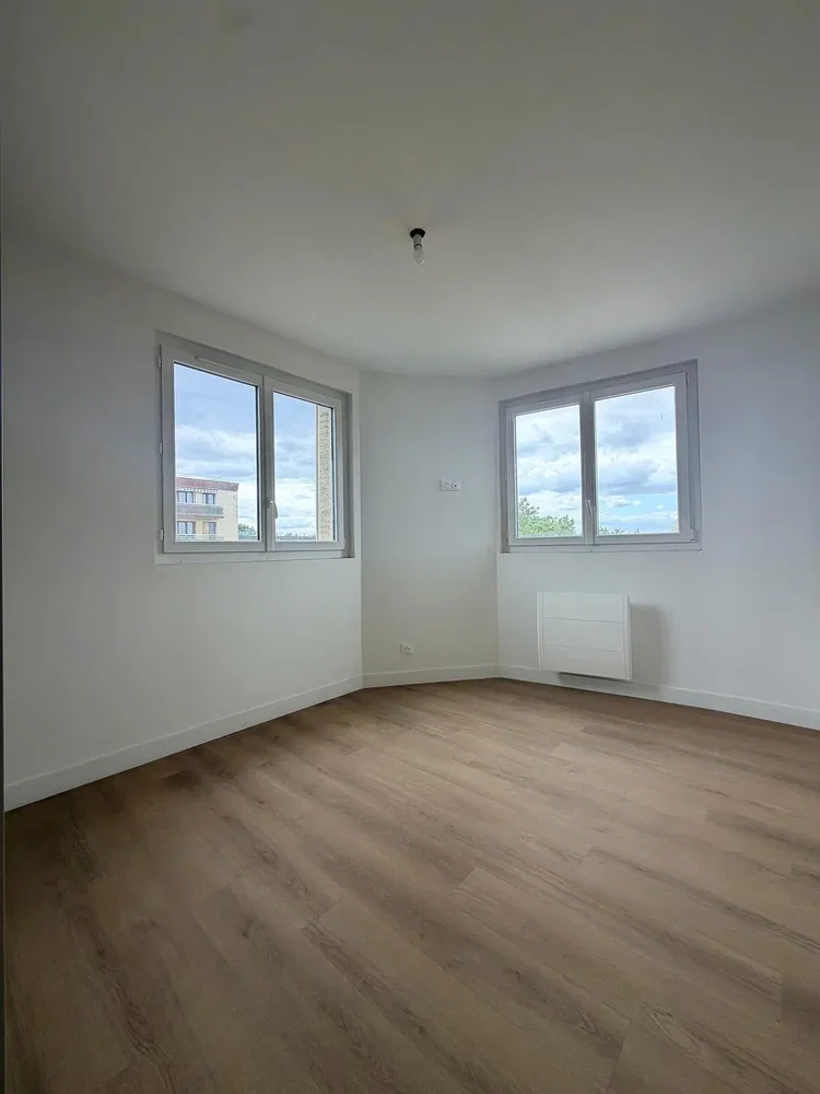 Schlafzimmer; holzboden, tageslicht, blick