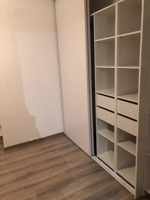 Schlafzimmer; holzboden, renoviert