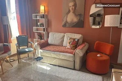 غرفة معيشة; أسلوب عصري, ضوء طبيعي, أرضية خشبية