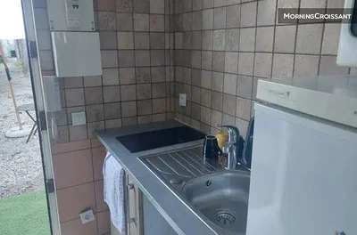 Kuhinja; kuhinjski aparati, pločice