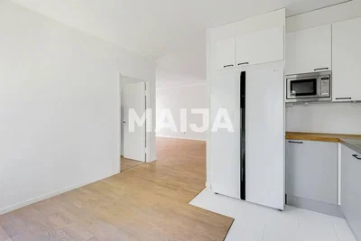 Küche; küchengeräte, holzboden, fliesenboden, tageslicht, renoviert