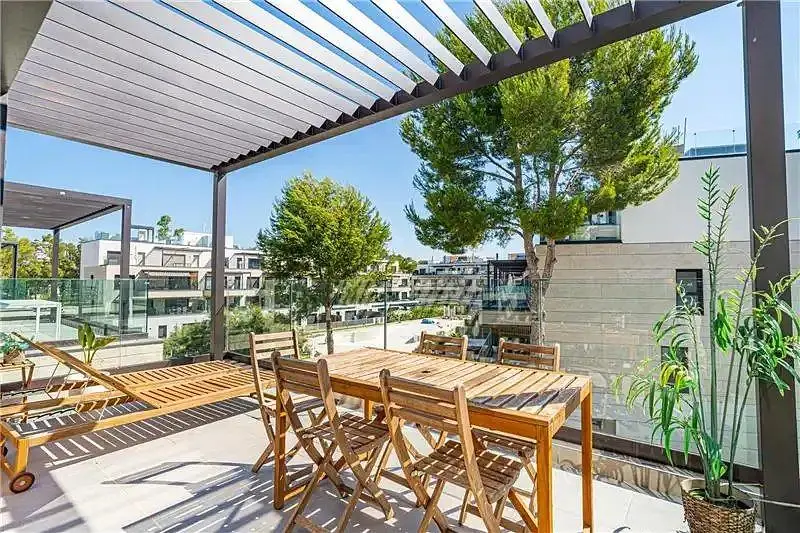 Teras; doğal ışık, manzara