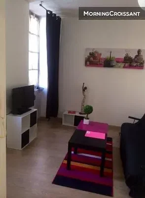 Salon; lumière naturelle, parquet
