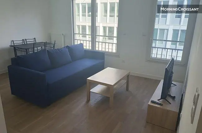 Wohnzimmer; tageslicht, holzboden