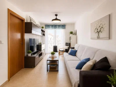 Oturma odası; doğal ışık, modern stil