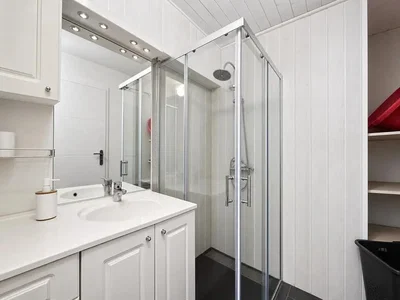 Badezimmer; renoviert, tageslicht