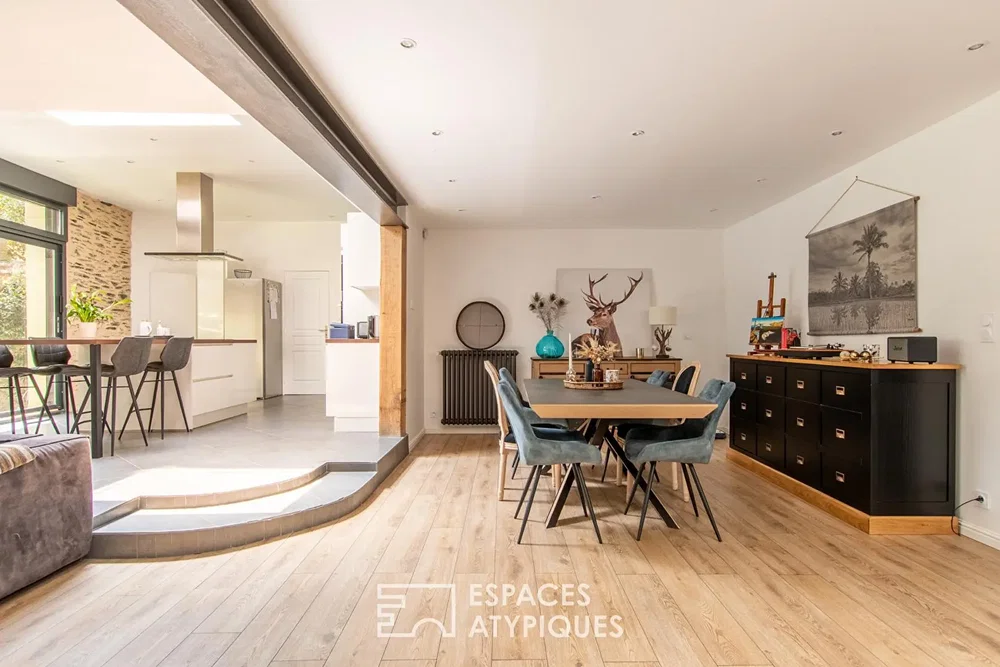 Wohnzimmer; holzboden, tageslicht, moderner stil