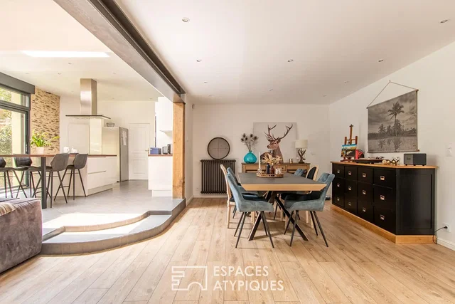 Wohnzimmer; holzboden, tageslicht, moderner stil