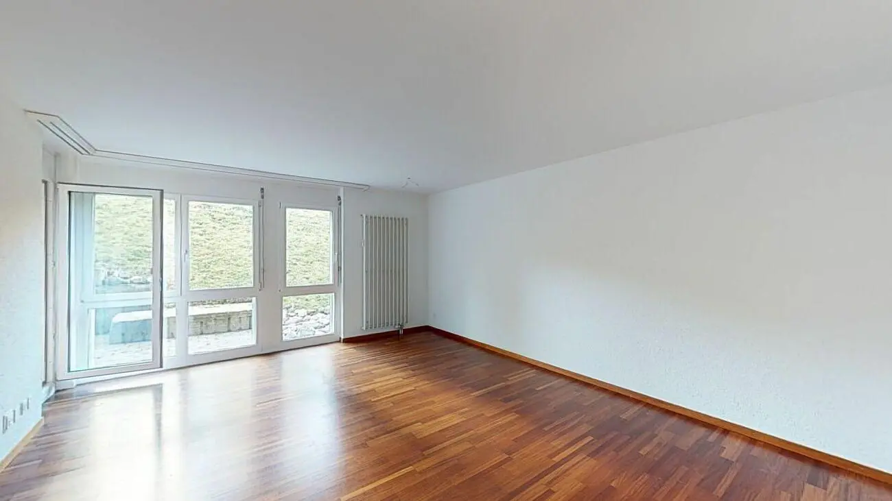 Soggiorno; pavimento in legno, luce naturale