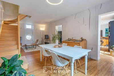 Wohnzimmer; holzboden, tageslicht, moderner stil