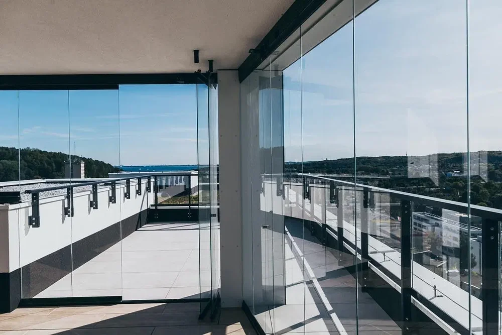 Balkon; pogled, prirodno svjetlo, pločice