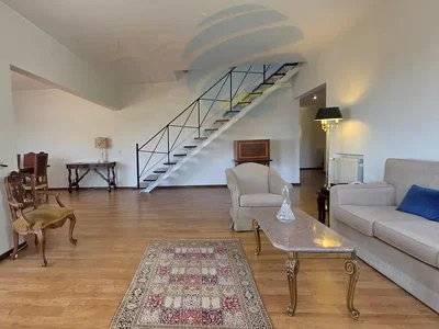 Дневна соба; дрвени под, природно светло