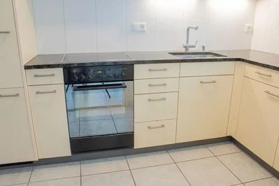 Kuhinja; kućanski aparati, pločice