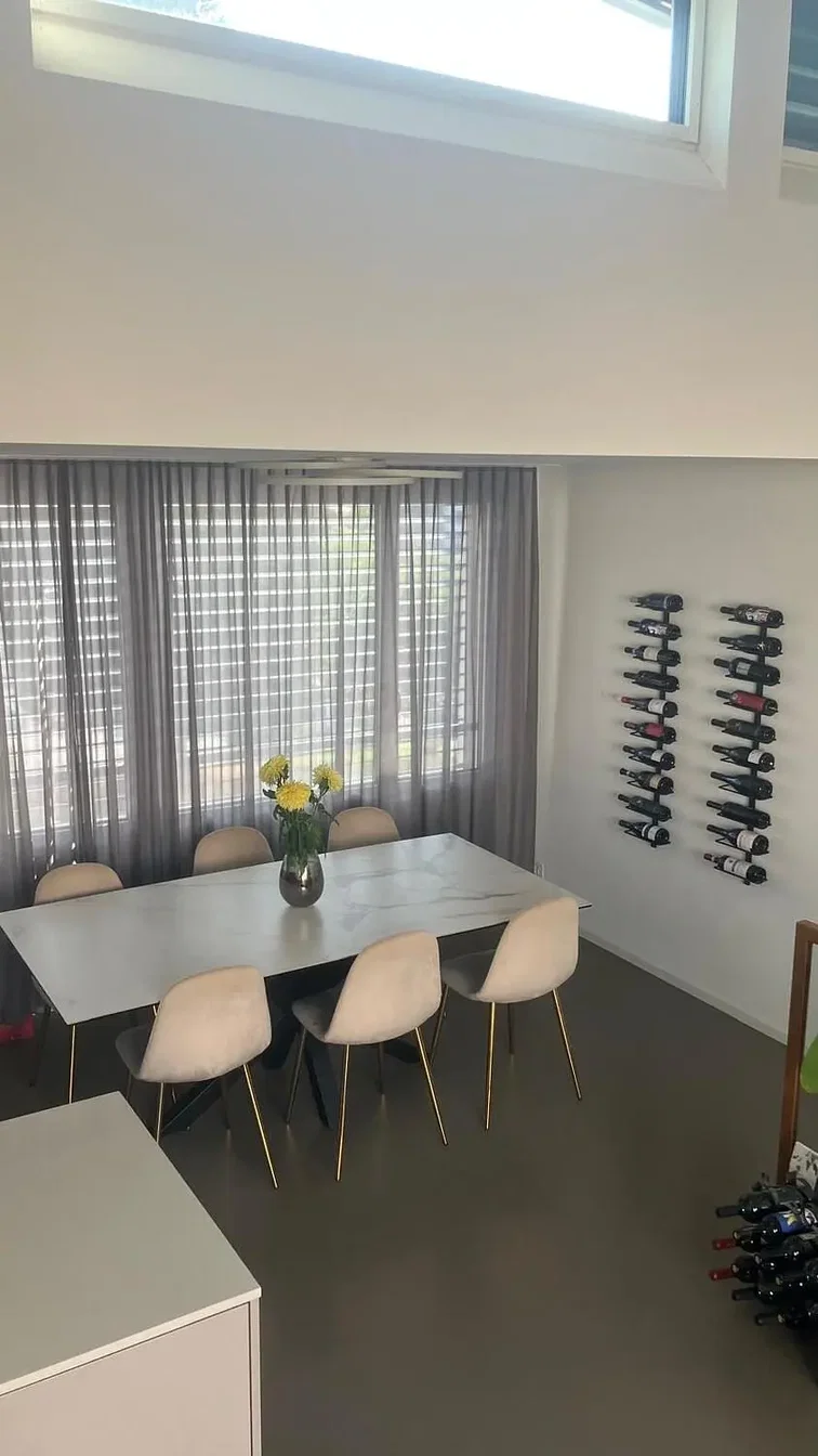 Wohnzimmer; tageslicht, fliesenboden