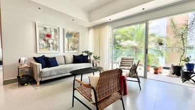 Salón; luz natural, estilo moderno