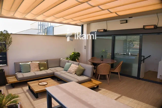 Terraza; luz natural, estilo moderno