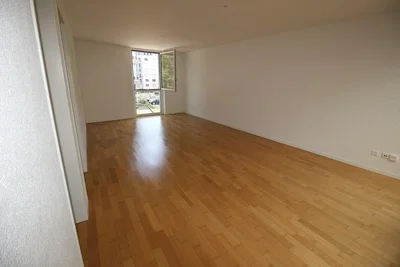 Altro; pavimento in legno, luce naturale, vista