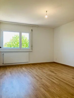 Altro; pavimento in legno, luce naturale