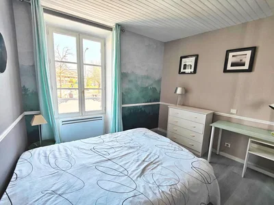 Camera da letto; luce naturale, stile moderno