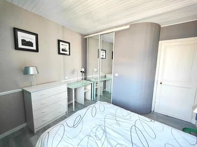 Camera da letto; luce naturale, stile moderno