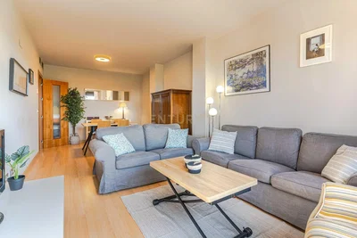 Wohnzimmer; holzboden, tageslicht, moderner stil
