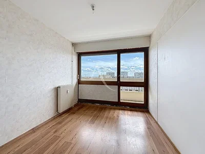 Soggiorno; pavimento in legno, vista, luce naturale