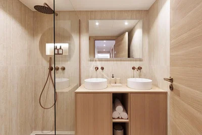 Salle de bain; rénové, lumière naturelle