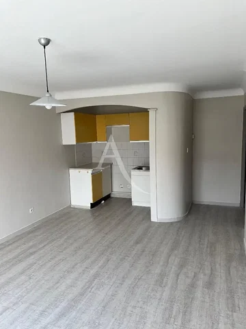 Kuhinja; kuhinjski aparati, pločice