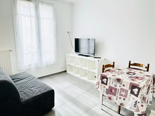 Living room; tile floor, natural light