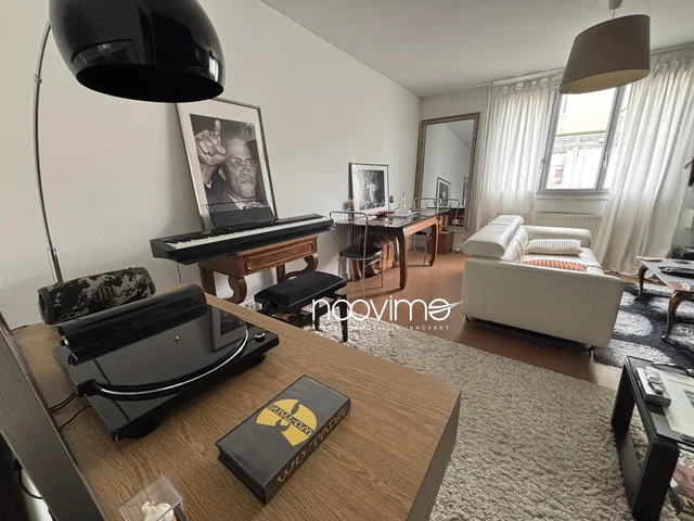 Living room; natural light, modern style