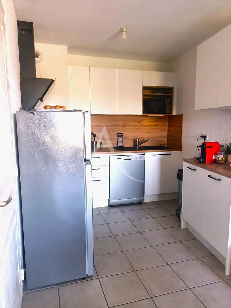 Kuhinja; pločice, kuhinjski aparati