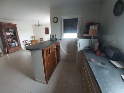 Kuhinja; pločice, prirodno svjetlo