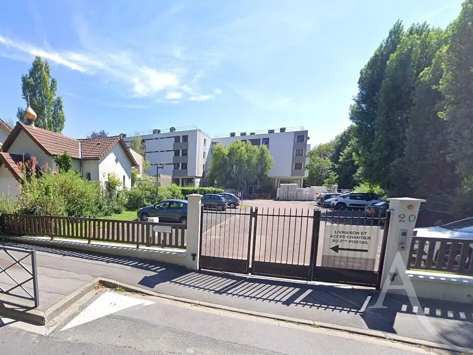 Maison et environs; vue
