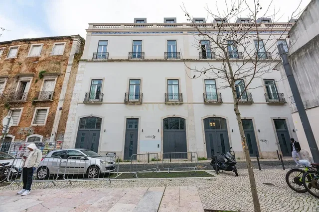 House and surroundings