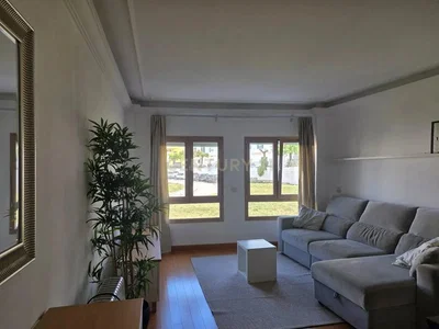 Salon; lumière naturelle, parquet