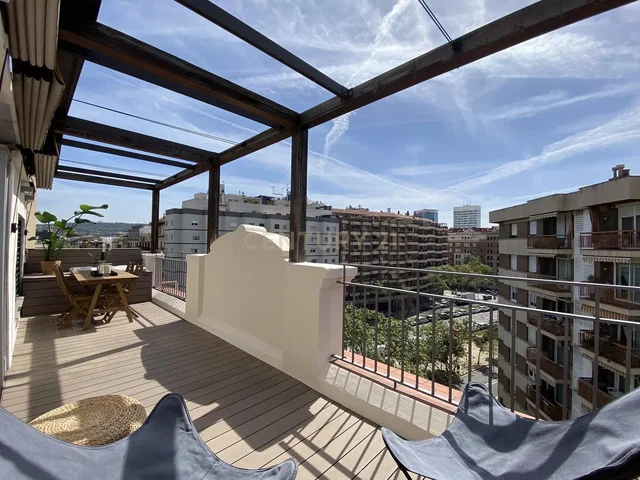 Balkon; pogled, drveni pod, prirodno svjetlo