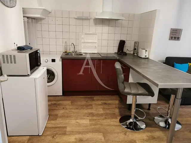 Κουζίνα; συσκευές κουζίνας, πλακάκια