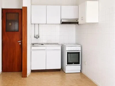 Kuhinja; kuhinjski aparati, pločice