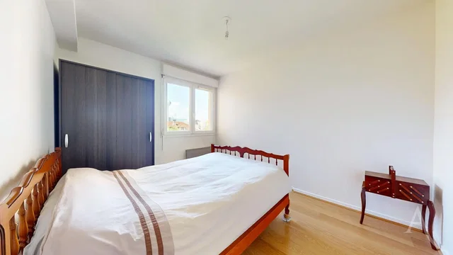 Chambre; parquet, lumière naturelle